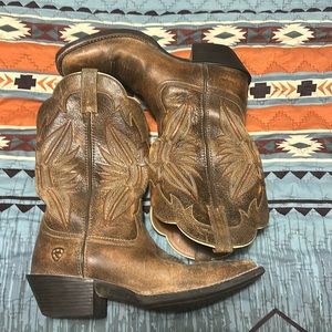 Woman’s Ariat Cowgirl Boots